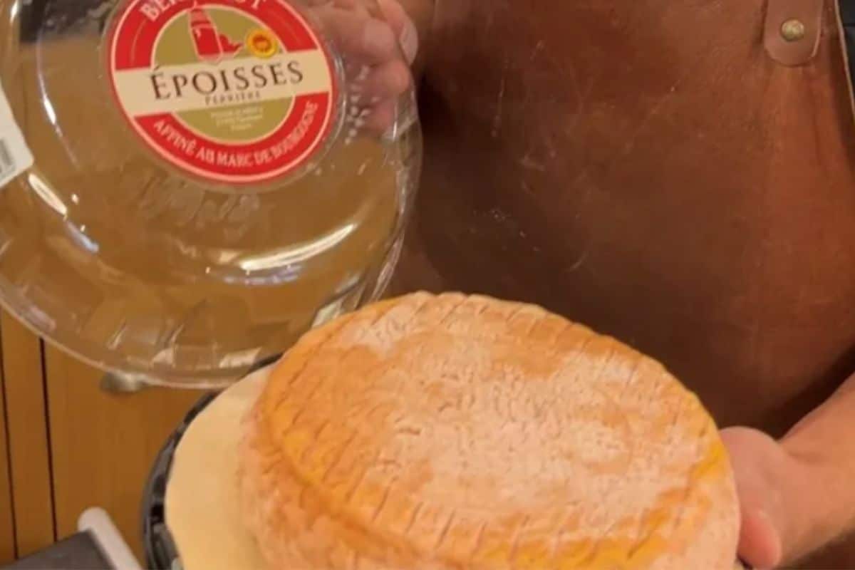 Cest Officiel Le Meilleur Fromage Du Monde Est De Retour En France 